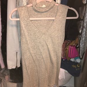sleeveless top